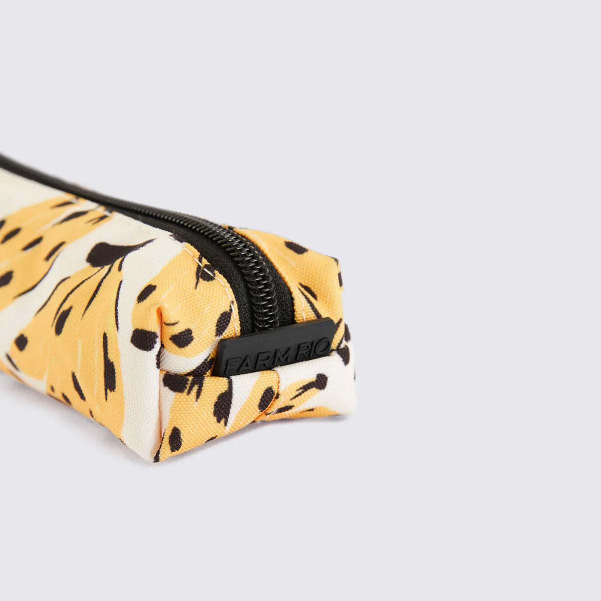 Pencil Case Banana Off White
